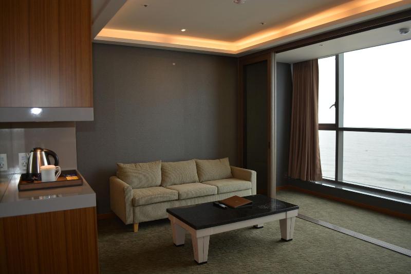 Mudrin Hotel image