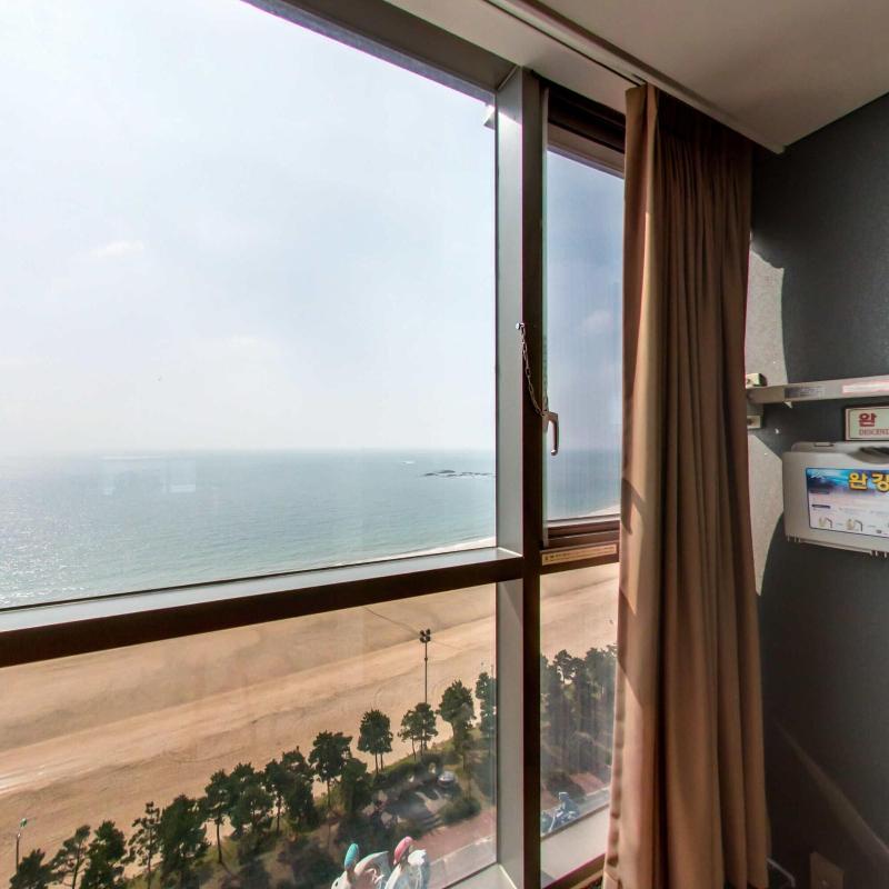 Mudrin Hotel image