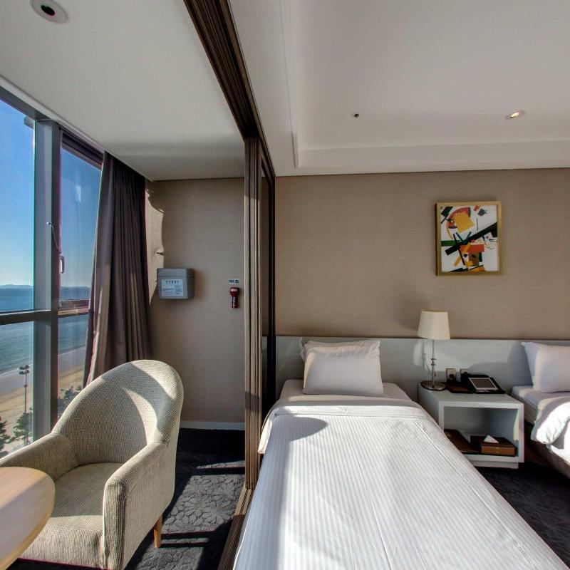 Mudrin Hotel image