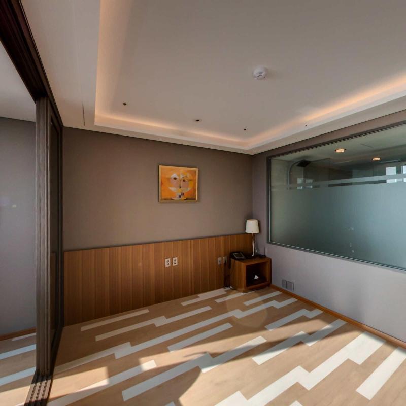 Mudrin Hotel image