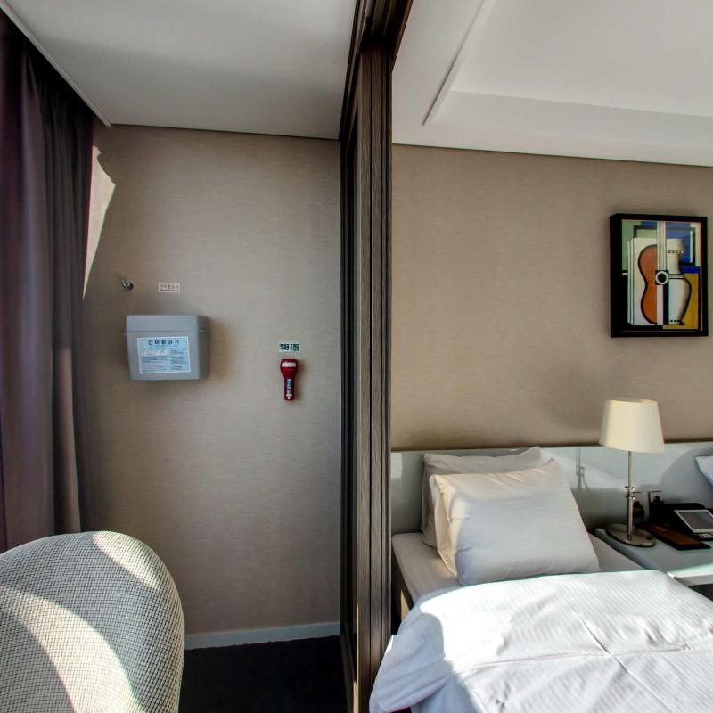 Mudrin Hotel image