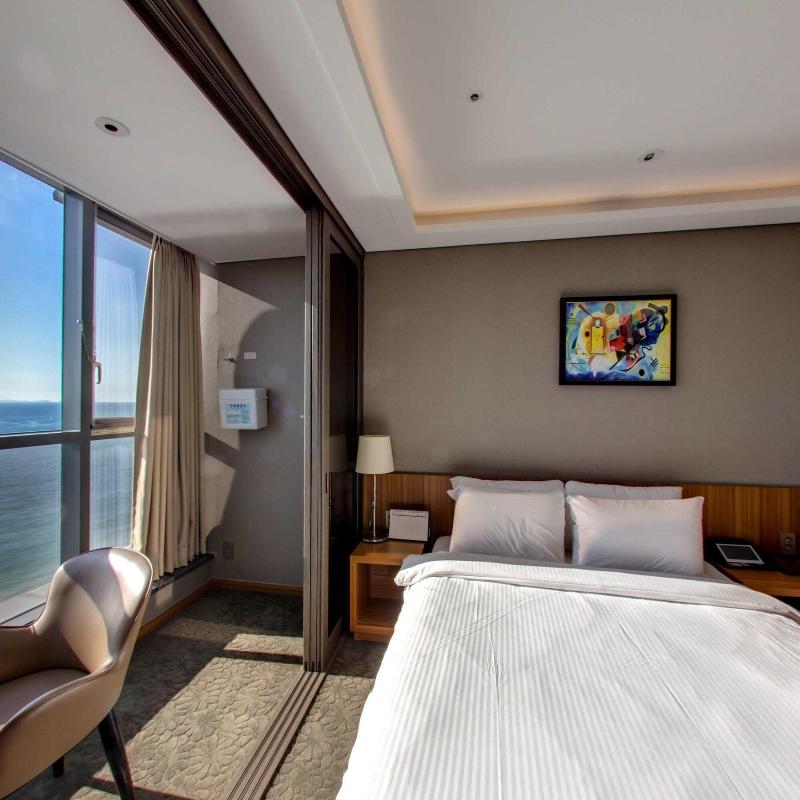 Mudrin Hotel image