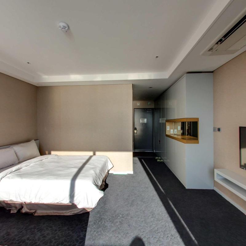 Mudrin Hotel image