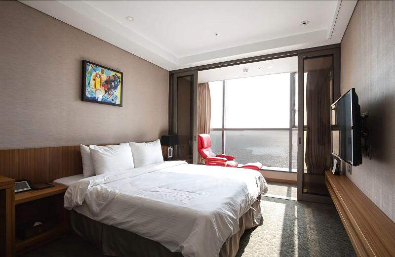 Mudrin Hotel image