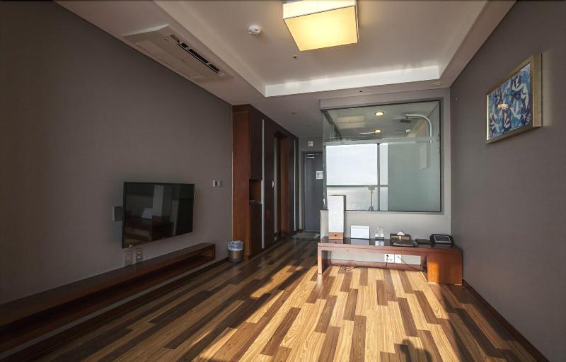 Mudrin Hotel image