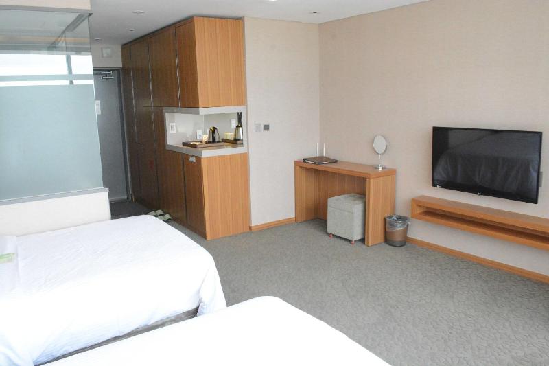 Mudrin Hotel image