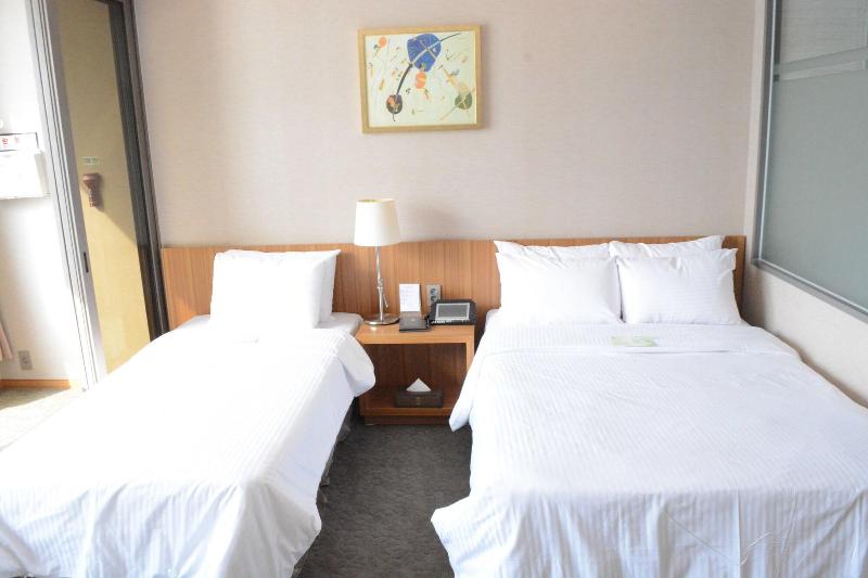 Mudrin Hotel image