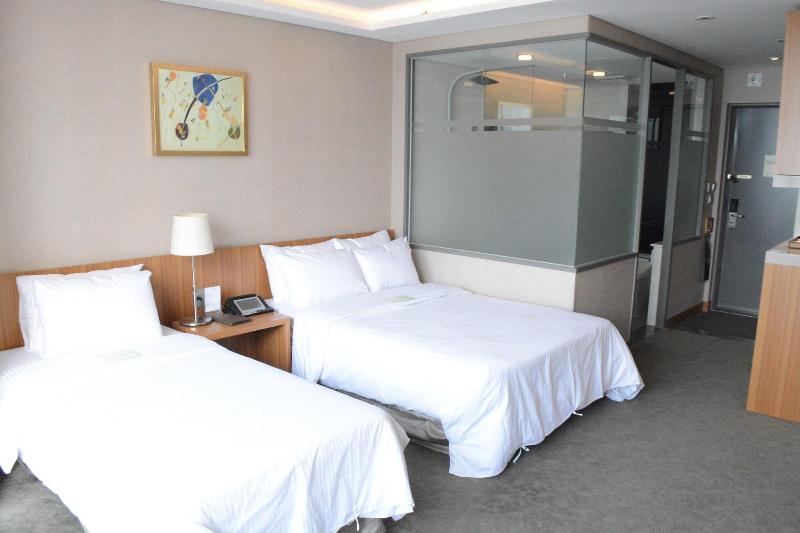 Mudrin Hotel image