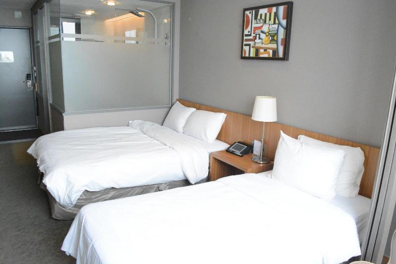 Mudrin Hotel image