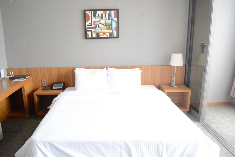 Mudrin Hotel image