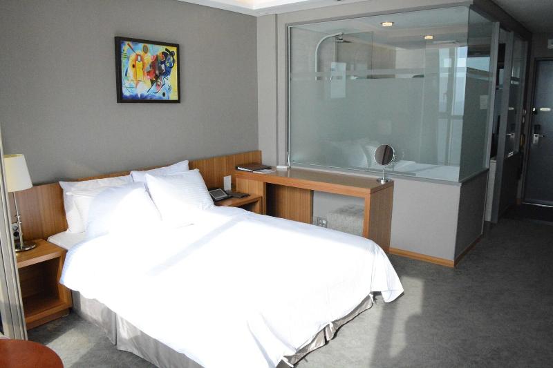 Mudrin Hotel image