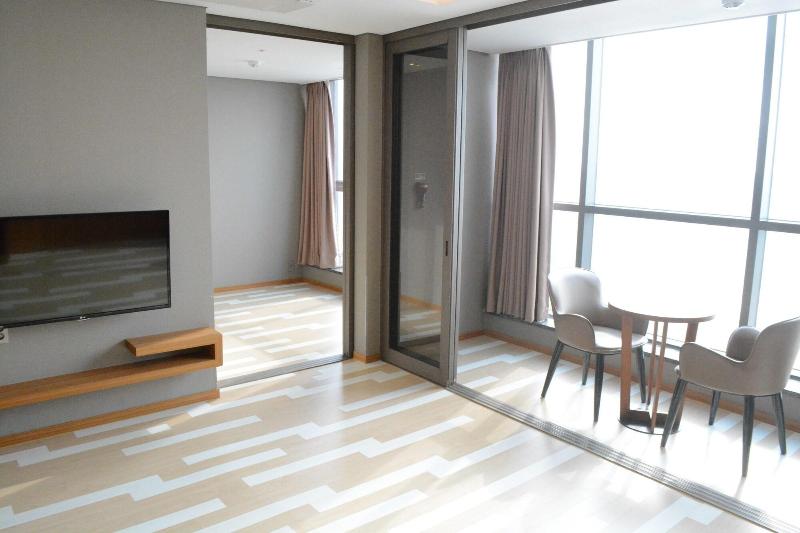 Mudrin Hotel image