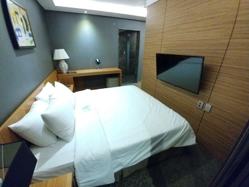 Mudrin Hotel image
