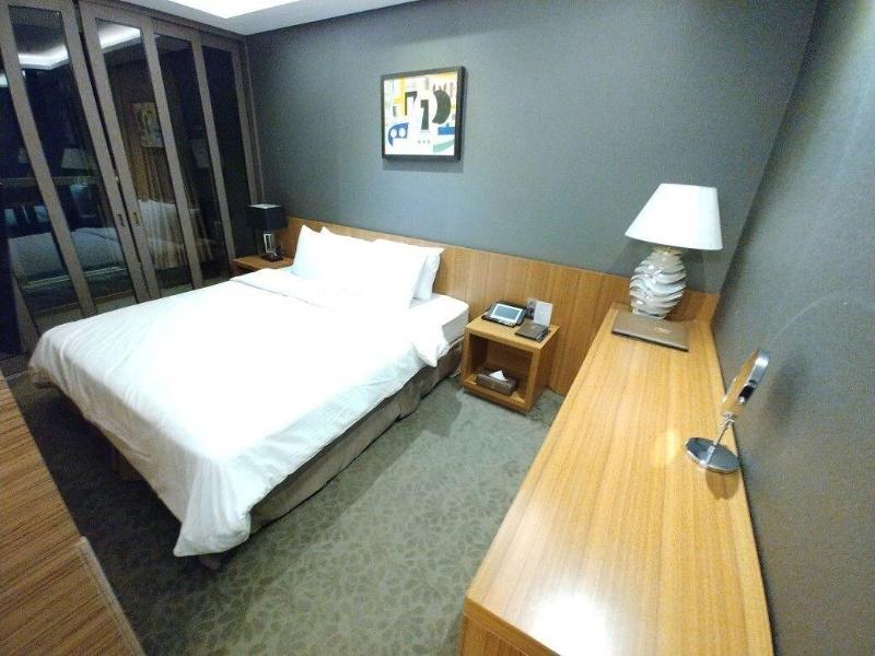 Mudrin Hotel image