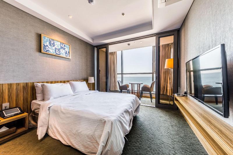 Mudrin Hotel image