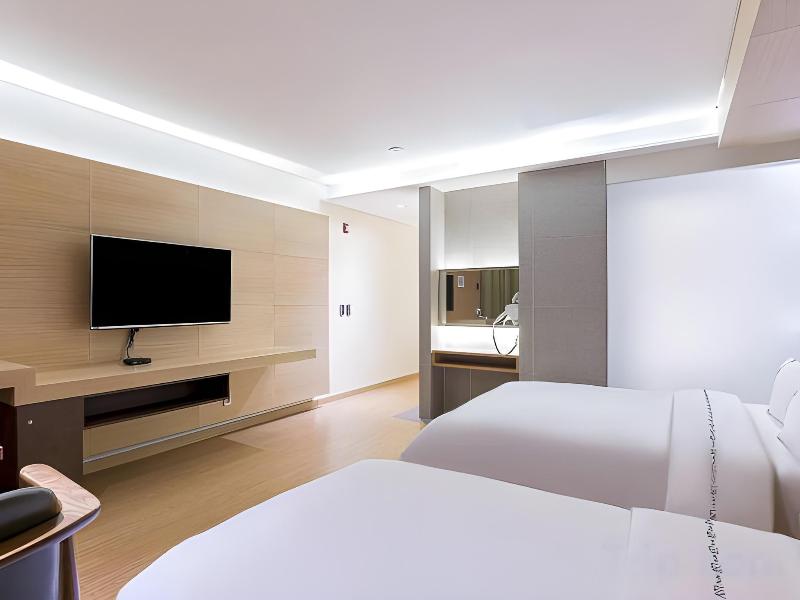 Hotel Luv image