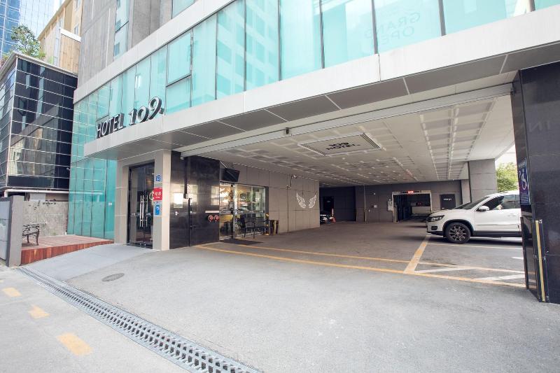 Hotel 109 image