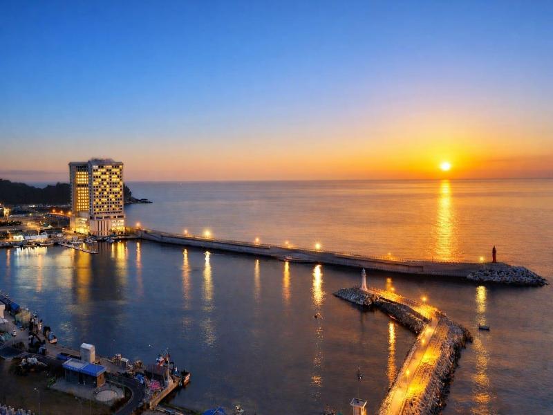 Ramada Gangwon Sokcho Hotel image