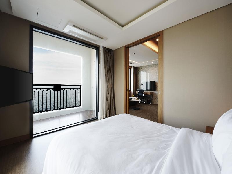 Ramada Gangwon Sokcho Hotel image