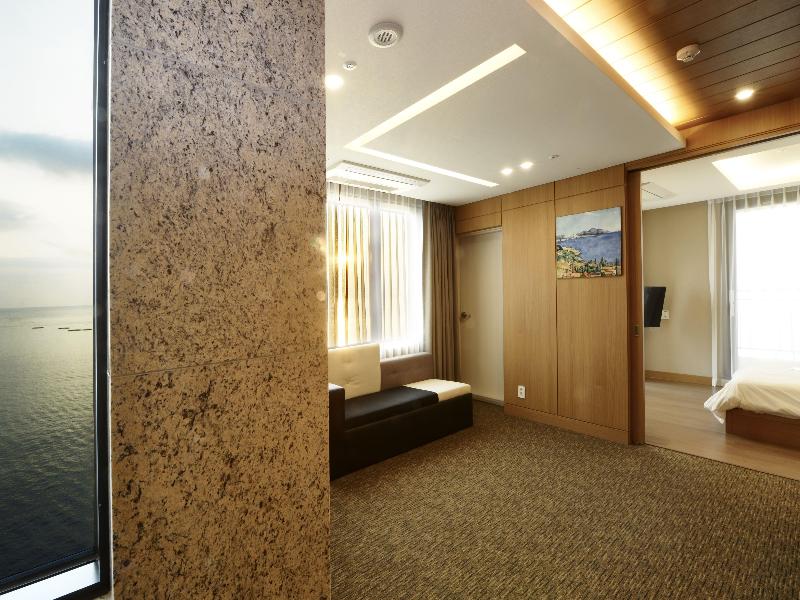 Ramada Gangwon Sokcho Hotel image