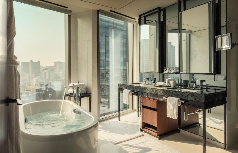 Four Seasons Hotel Seoul image