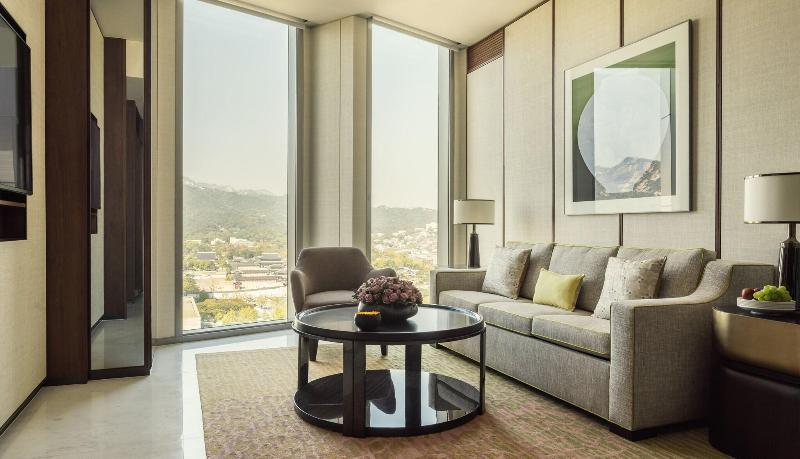 Four Seasons Hotel Seoul image