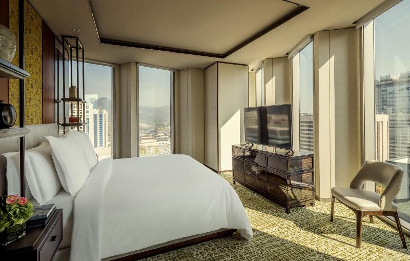 Four Seasons Hotel Seoul image