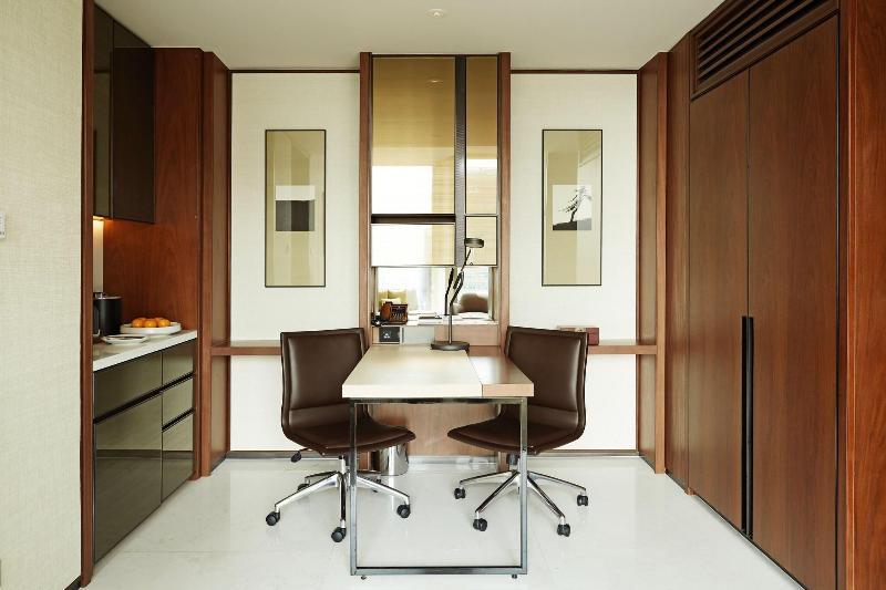 Four Seasons Hotel Seoul image