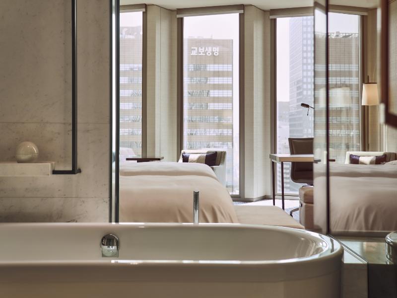 Four Seasons Hotel Seoul image