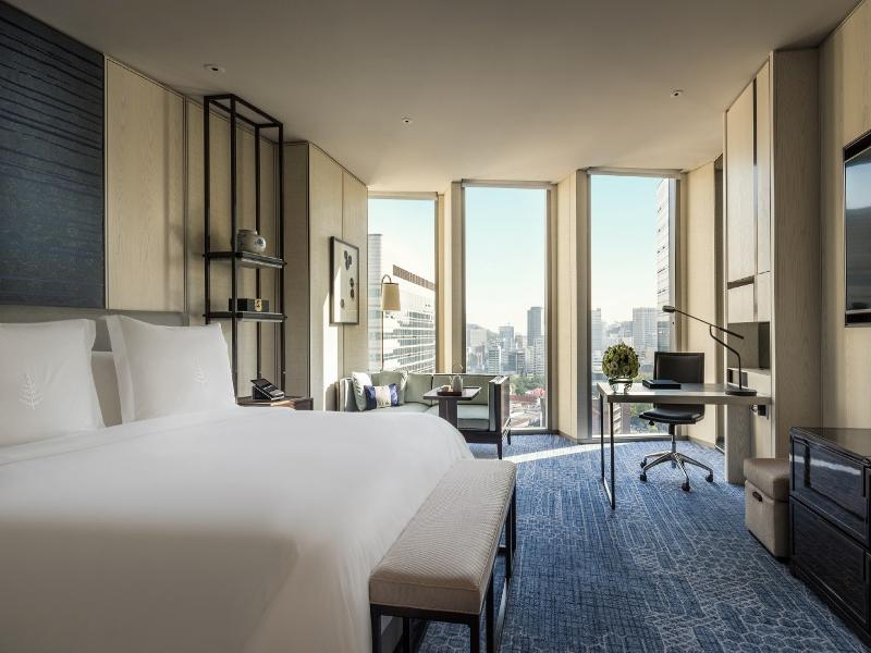 Four Seasons Hotel Seoul image