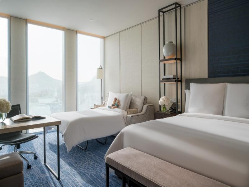Four Seasons Hotel Seoul image