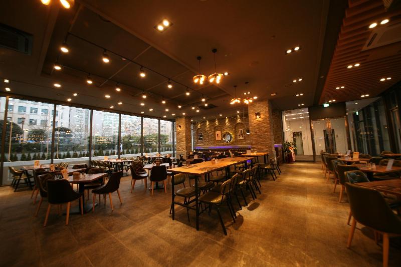 M stay Changwon — restaurant