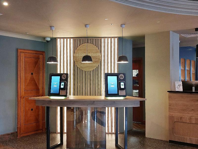 B&B HOTEL London Heathrow image