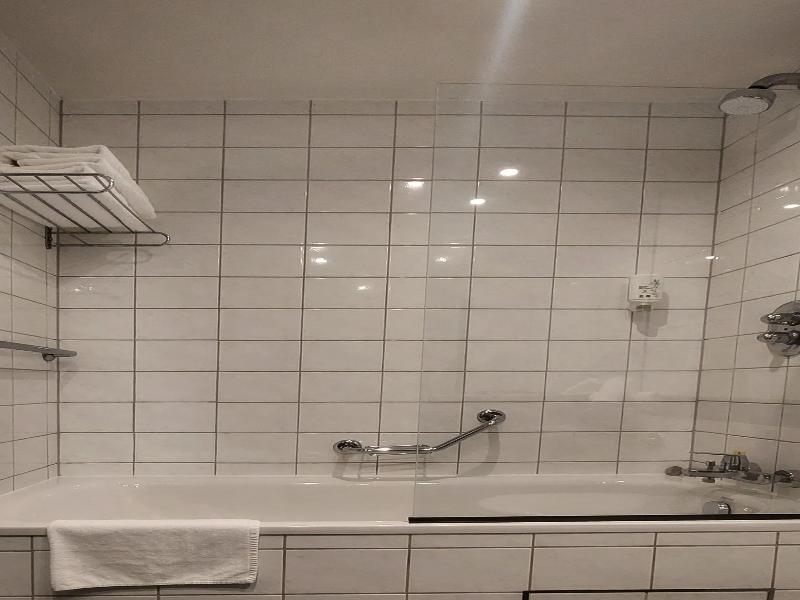 B&B HOTEL London Heathrow image