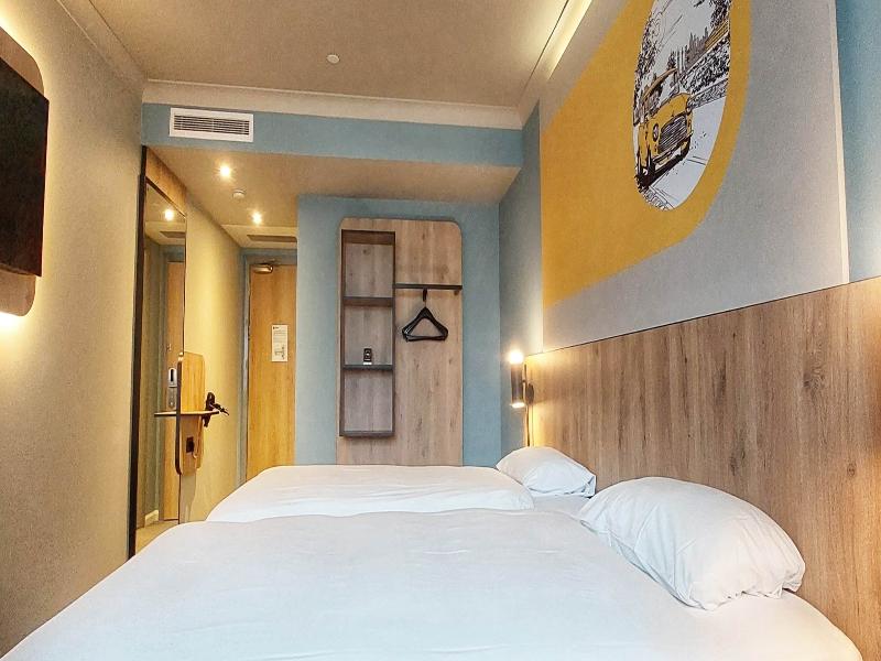 B&B HOTEL London Heathrow image