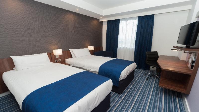 Holiday Inn Express Aberdeen Airport image