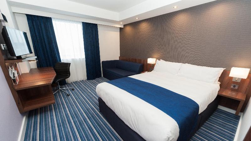 Holiday Inn Express Aberdeen Airport image