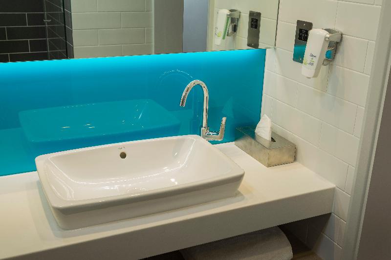 Holiday Inn Express St. Albans M25, Jct.22 image