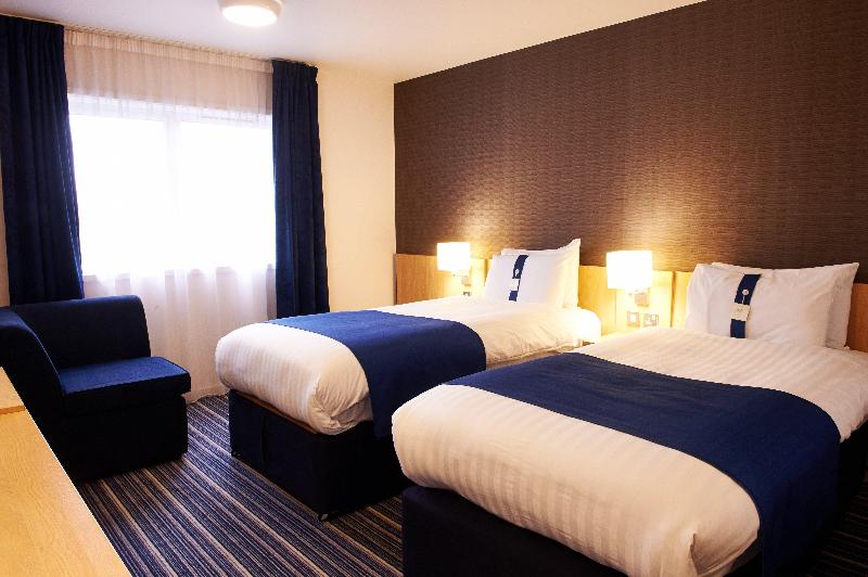 Holiday Inn Express Manchester Airport image