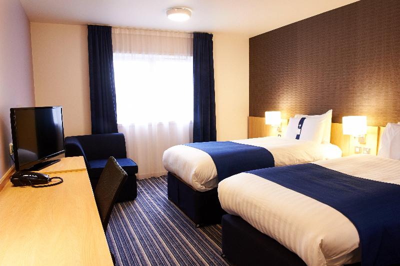 Holiday Inn Express Manchester Airport image