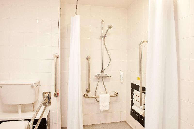 Holiday Inn Express Manchester Airport image