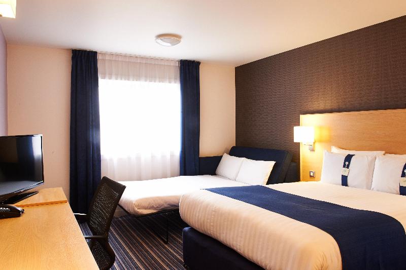 Holiday Inn Express Manchester Airport image