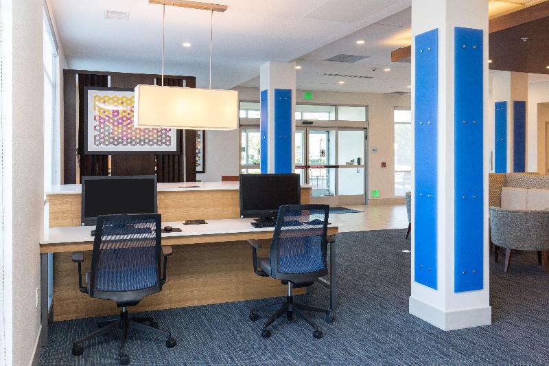 Holiday Inn Express Visalia - Sequoia National Pk