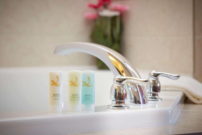 Quality Inn Southampton-city image