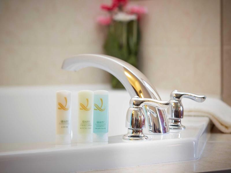 Quality Inn Southampton-city image