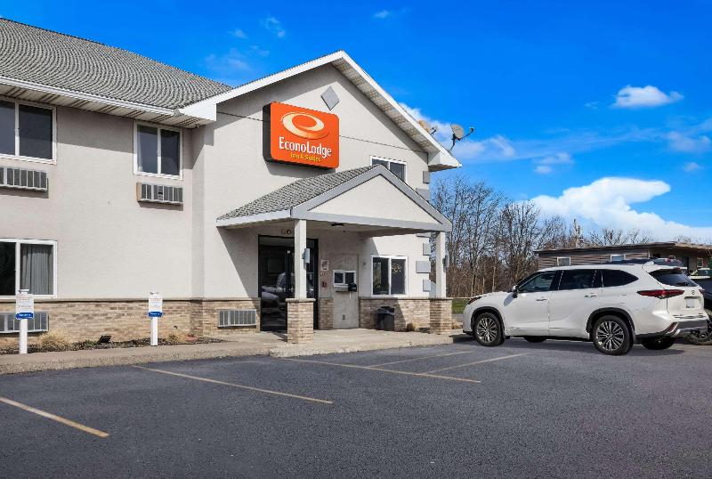 Econo Lodge Inn & Suites Farmington image