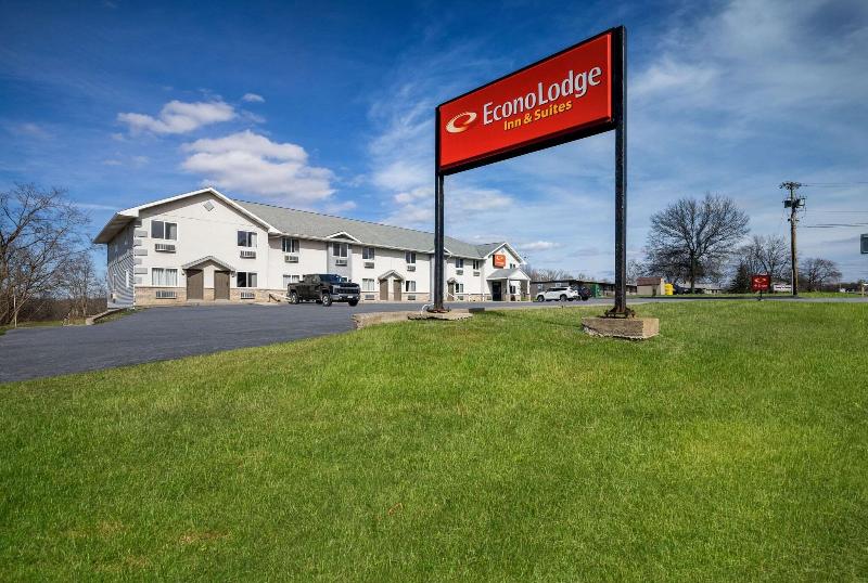 Econo Lodge Inn & Suites Farmington image