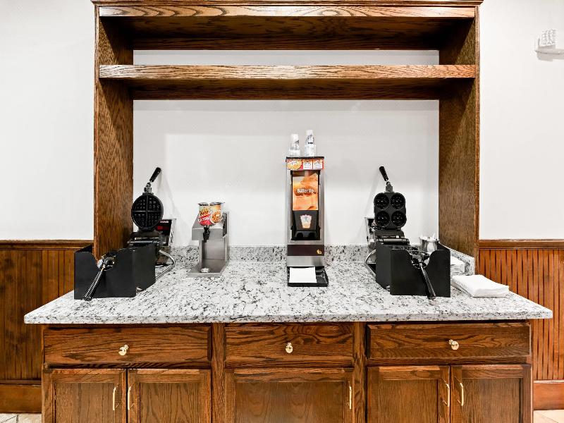 Quality Inn Dayton Airport image