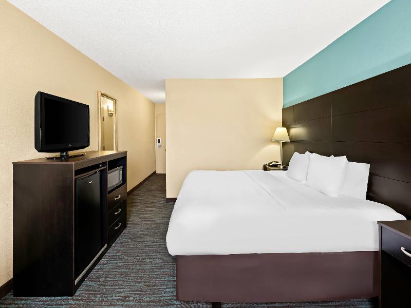 Quality Inn Dayton Airport image