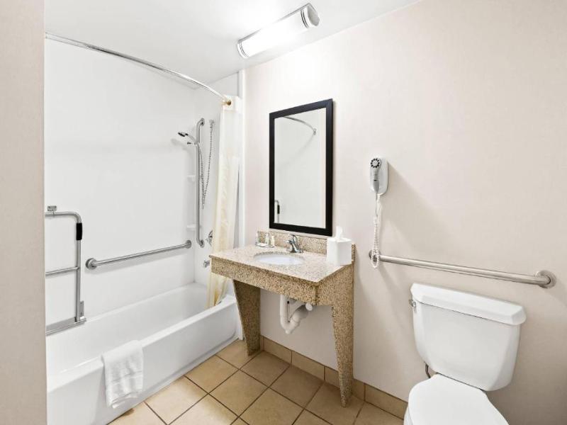 Quality Inn Dayton Airport image